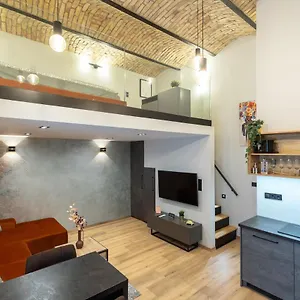 Parliament Dream Apartment! Apartment