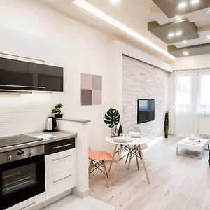 New Luxury In The Center With A/c Apartment